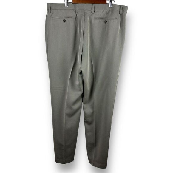 Cutter & Buck Men's Size 42x34 Golf Pants Neutral Oyster Taupe Pleat Front New - Picture 2 of 16